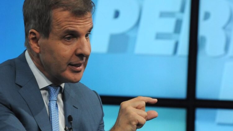 Martín Redrado propone una medida fundamental para atraer inversiones, pero el Gobierno la ignora