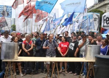 Organizaciones sociales convocan a ollas populares y marchas “contra el ajuste” en una nueva jornada de protesta