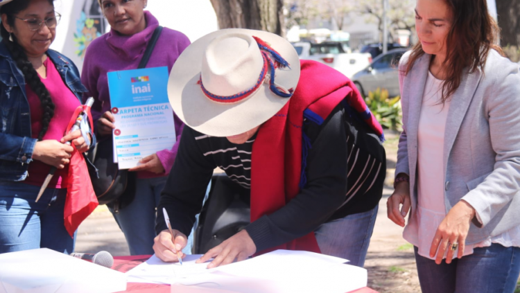 Gobierno aprueba a toda prisa el reconocimiento de tierras a comunidades indígenas antes de abandonar el poder