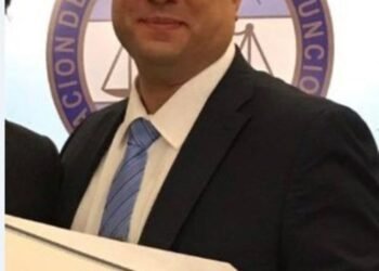 Juez reconoce amparo colectivo contra el megadecreto de Milei