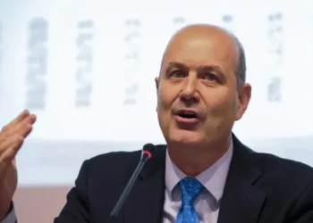 Sturzenegger anuncia un paquete legislativo aún más sólido y ambicioso que el DNU, y lanza un desafío a la CGT