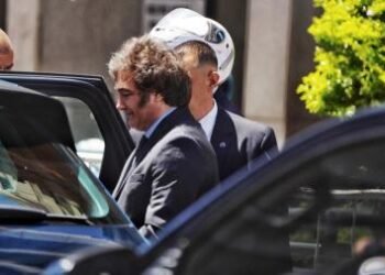 Milei con los últimos detalles para su mudanza a la quinta de Olivos.