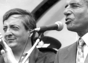 Historia de dos gobiernos: Néstor Kirchner y Menem