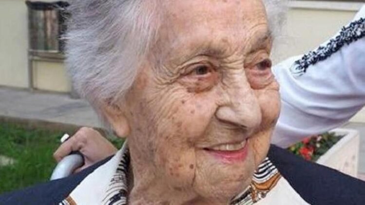 Revelan el secreto de longevidad de una mujer de 117 años.