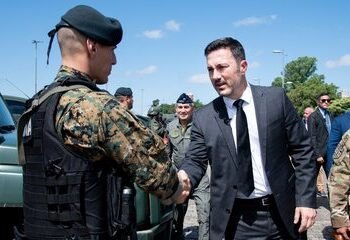 Las Fuerzas Armadas y su influencia en la lucha contra el narcoterrorismo.