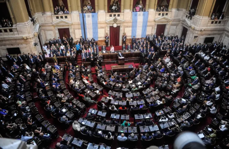 Dos millones de pesos: Diputados y senadores reciben un aumento del 30% tras las críticas de Milei y la comparación con la ‘casta’ política de Menem y Villarruel
