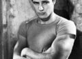 Marlon Brando: El genio actor que utilizó el dolor de su infancia como inspiración para crear personajes inolvidables