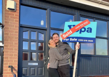 Sorpresiva revelación: Al comprar una casa antigua y comenzar su remodelación, una pareja experimenta un cambio de vida inesperado