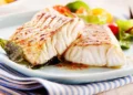La ingesta de pescado dos veces por semana beneficia el corazón y los vasos sanguíneos, según Harvard