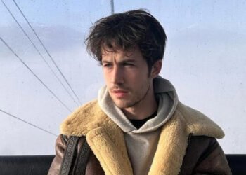 Dylan Minnette brilló en 13 Reasons Why y sorprende al retirarse de la actuación en la cúspide de su carrera.