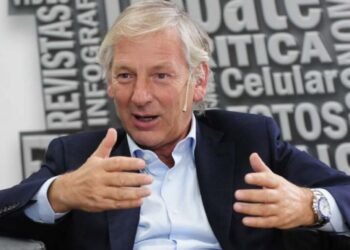 Marcelo Longobardi critica al Gobierno por celebrar aumento inflacionario en abril y arremete contra Manuel Adorni.