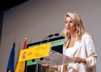 Llegada de Milei al país genera críticas de la vicepresidenta de España.