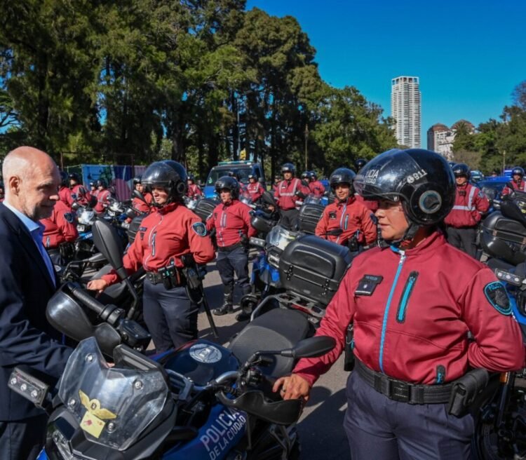 Mejorarán la seguridad en las plazas y parques de la ciudad con 100 cuatriciclos y cámaras de visión nocturna