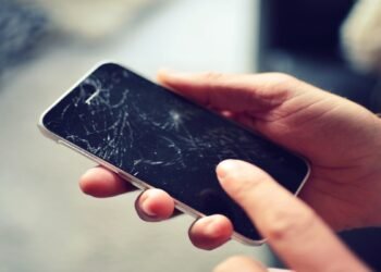 Descubrí cómo funciona la estafa conocida como “celular roto”