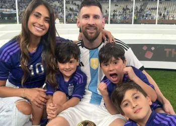 Thiago sorprende a Lionel Messi con un pedido inesperado durante los celebraciones de la Copa América.