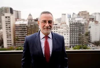 Brasil retira a su embajador en Argentina tras encuentro entre Milei y Bolsonaro.