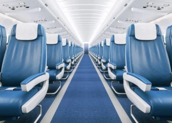 Un pasajero comparte su truco viral para evitar que alguien se siente a su lado durante un viaje en avión.