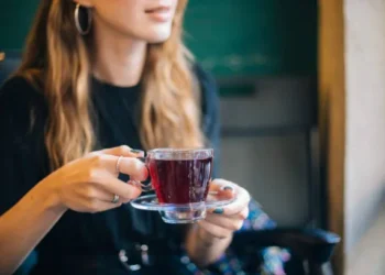Descubre cómo el té puede mejorar tu sueño, reducir la ansiedad y aliviar el estrés