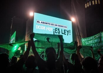La historia de María, y las dificultades en Argentina de realizarse un aborto por falta de insumos
